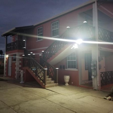 Breezy Apts Saint Philip Exterior foto