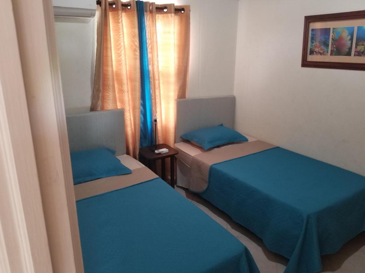 Breezy Apts Saint Philip Exterior foto
