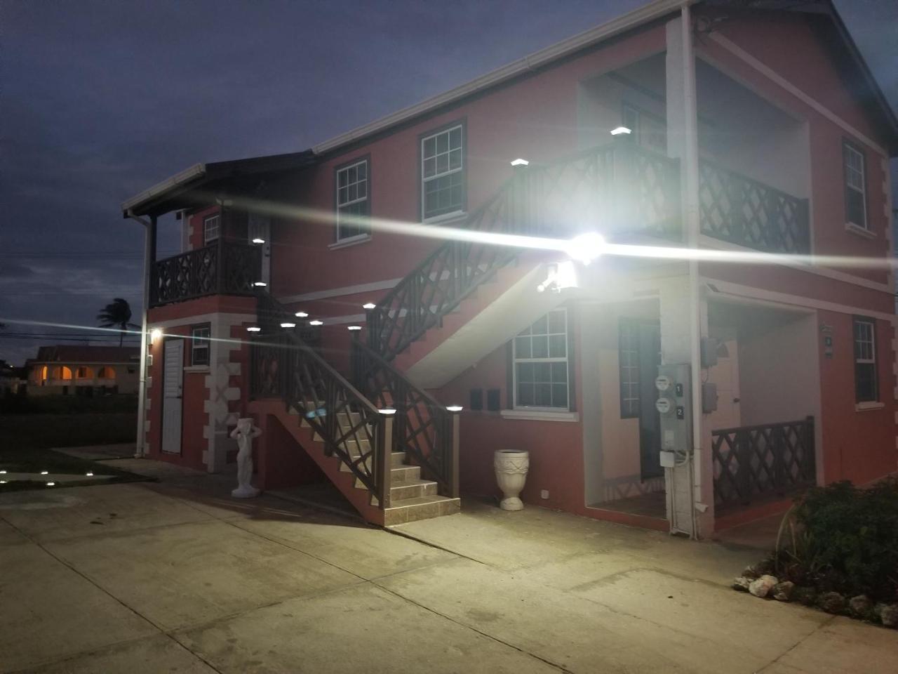 Breezy Apts Saint Philip Exterior foto