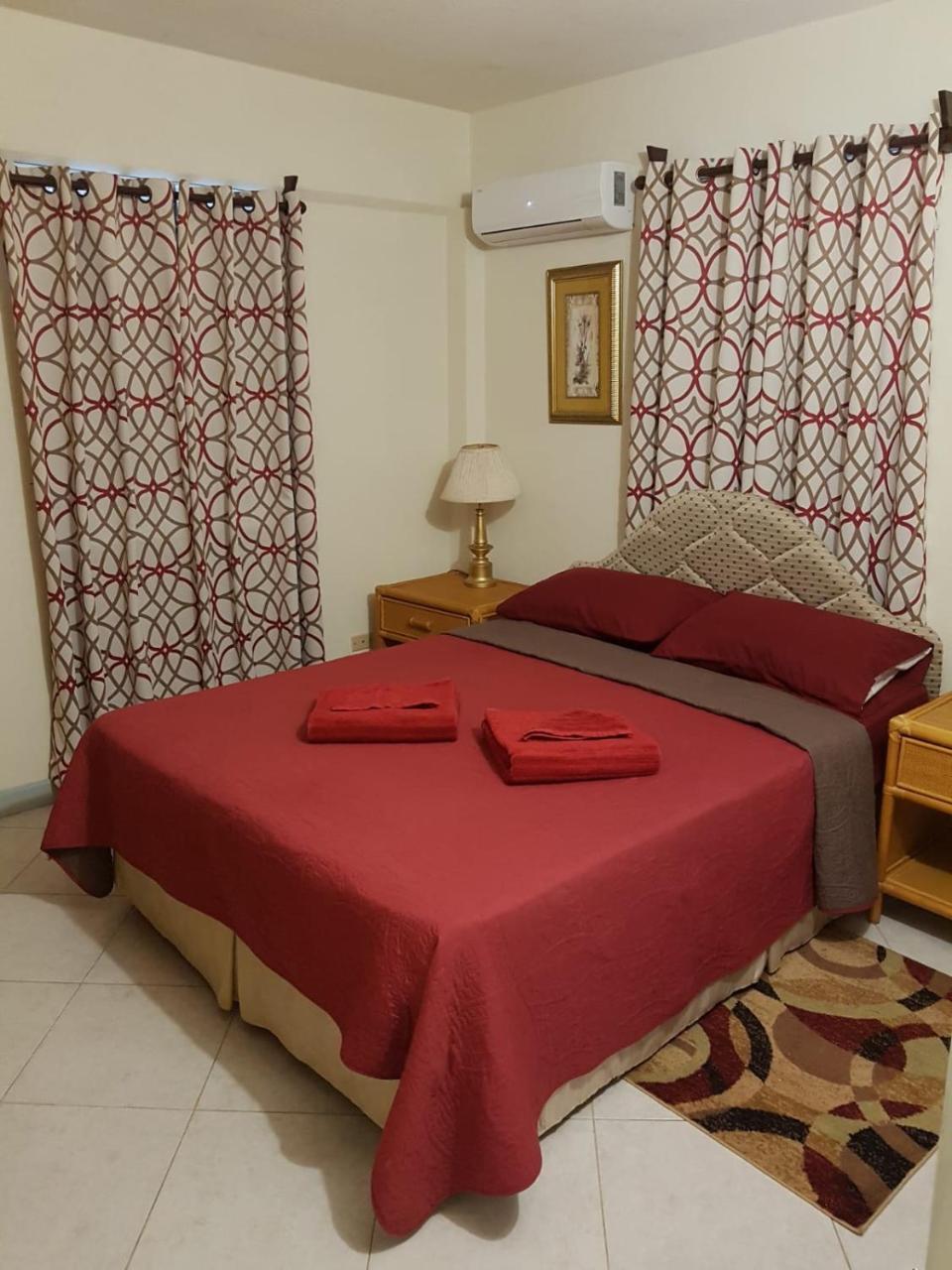 Breezy Apts Saint Philip Exterior foto